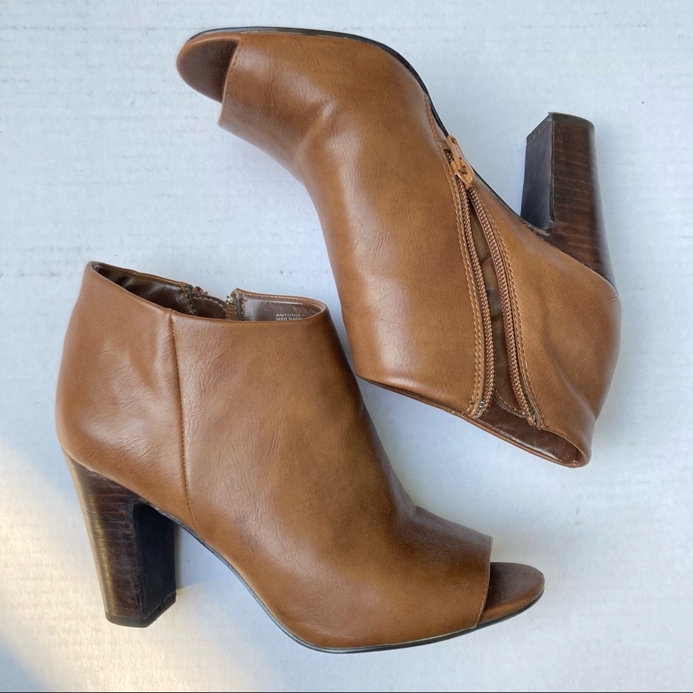 Nine West peep toe brown bottles